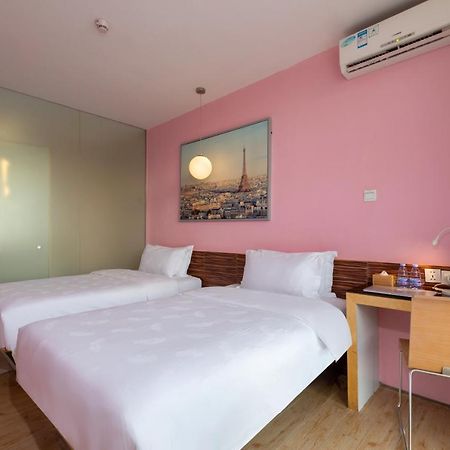 Shenzhen Dongmen Colour Hotel Exteriör bild